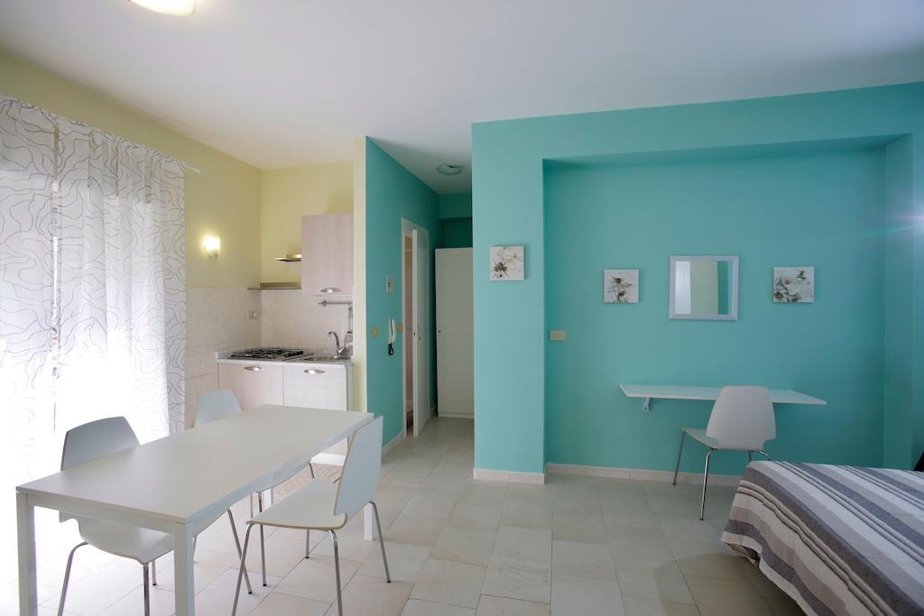 Appartamento Topazio Letojanni Ruang foto