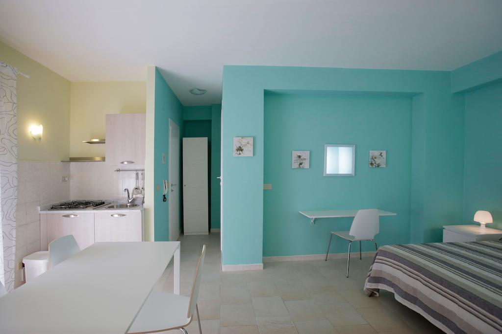 Appartamento Topazio Letojanni Ruang foto